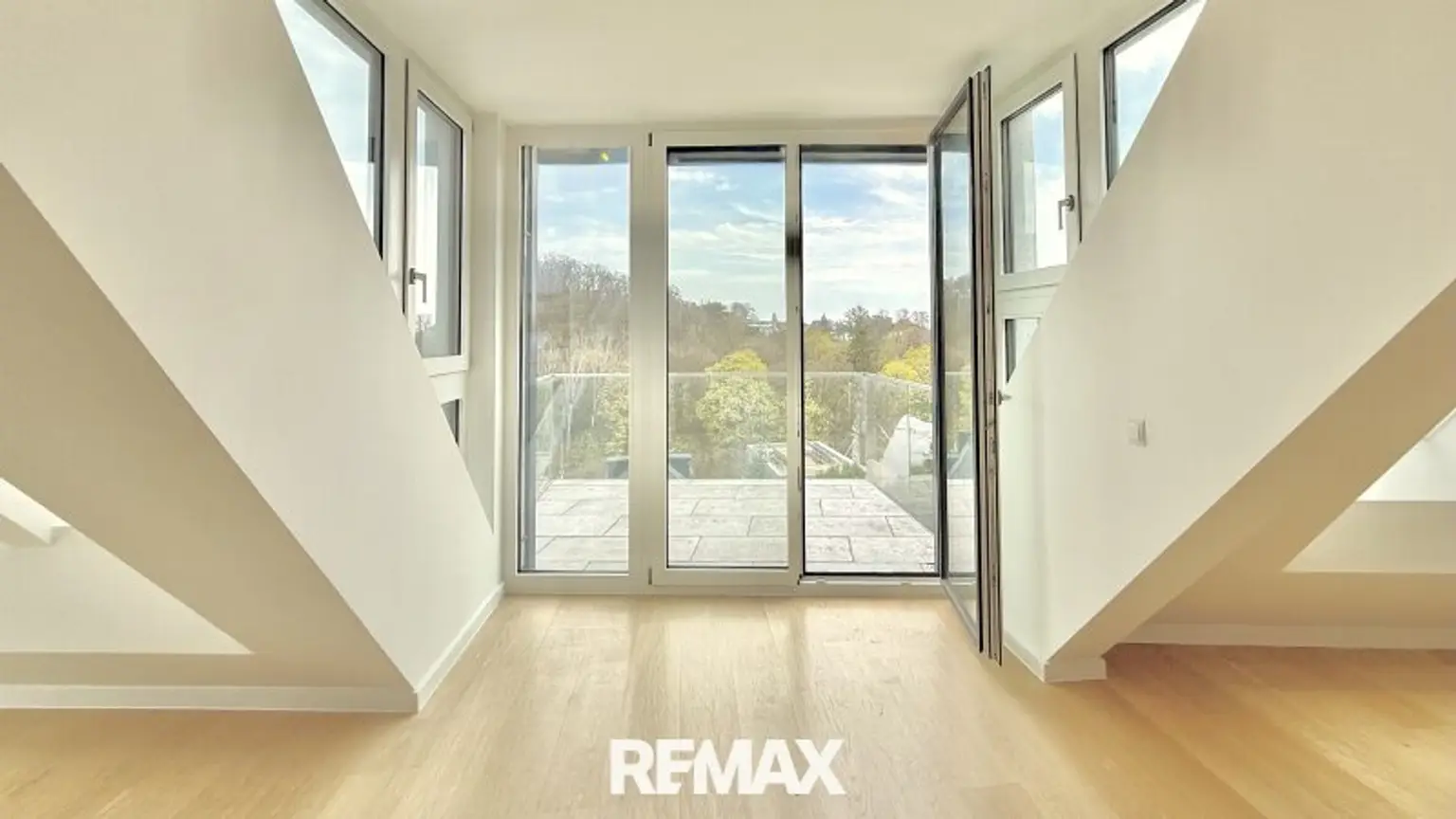 Balkon Wohn- Essbereich