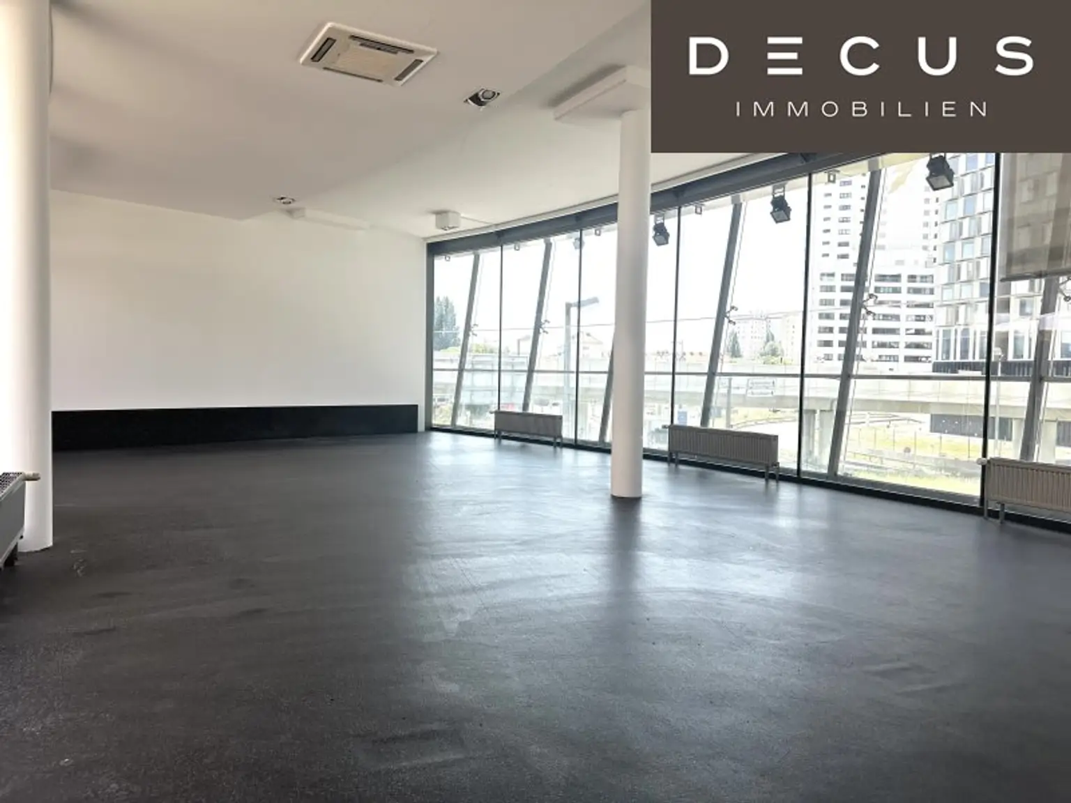 + + + DC-BOX | gekühlte Büro- oder Geschäftsfläche an der U1 + + + DONAU CITY + + +