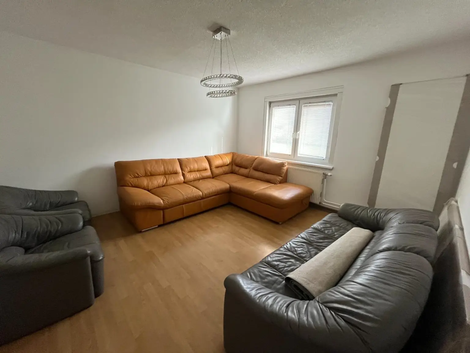 Familienfreundliches Ein- oder Zweifamilienwohnhaus mit 2 Wohneinheiten!