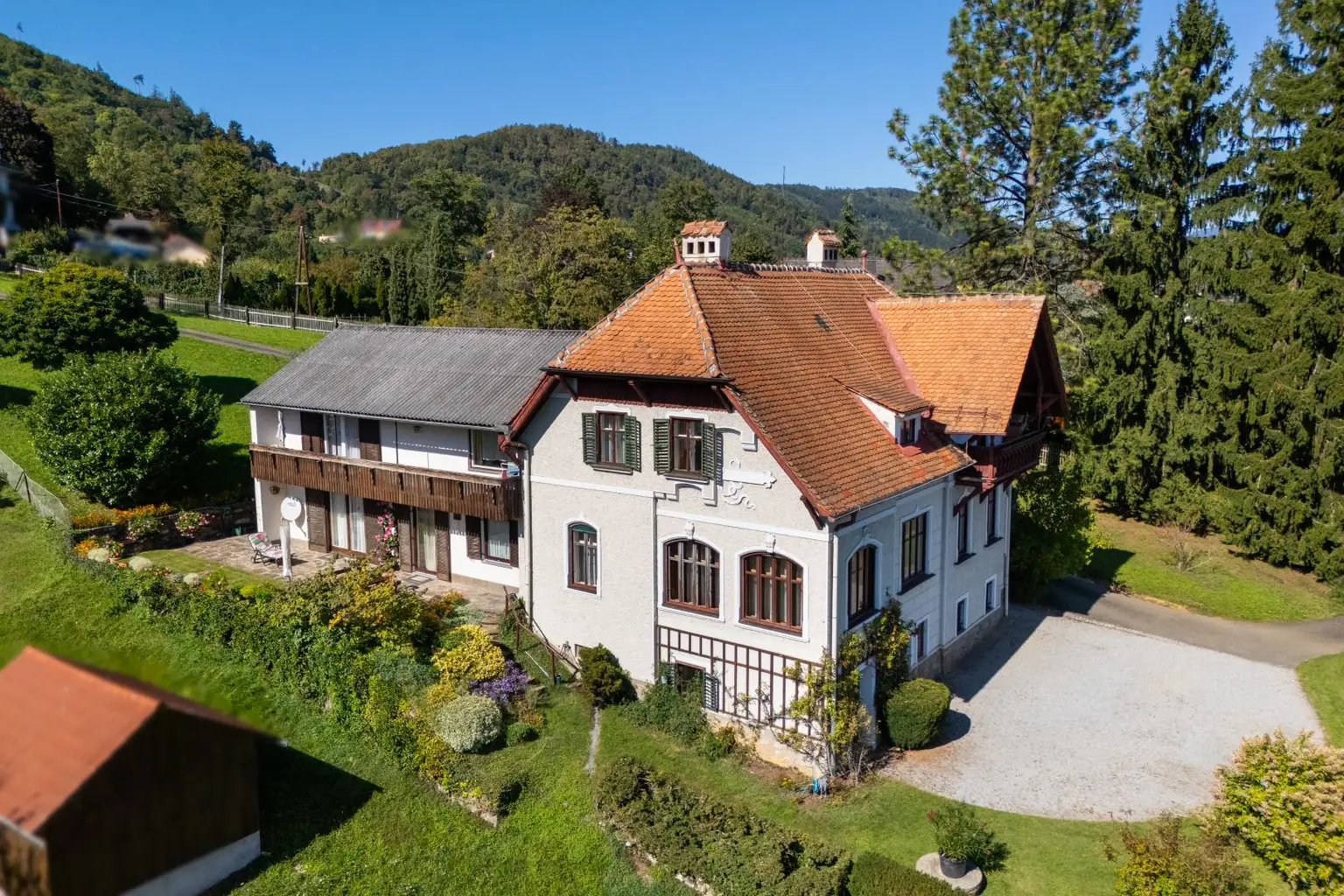 Stilvolles Haus mit Geschichte, Ruhe und traumhafter Aussicht