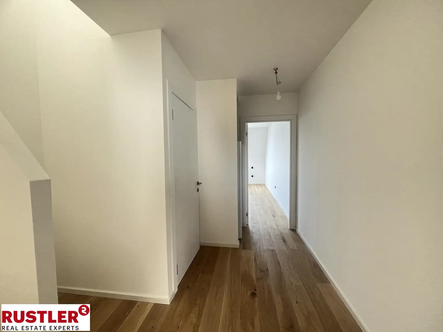 Luxus Penthouse mit sonniger Dachterrasse am Reinlpark | ERSTBEZUG