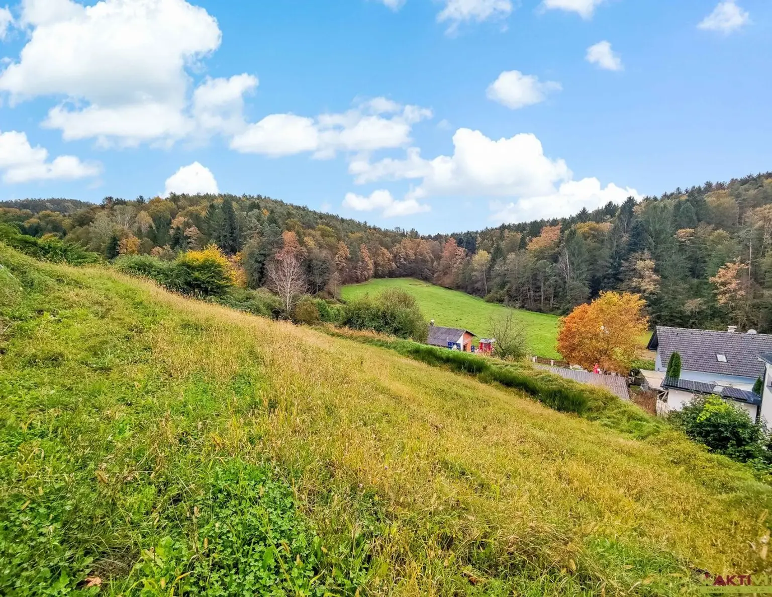 Baugenehmigtes Doppelhaus inkl. Grundstück. - Weniger als 10 Min. vor Graz. - Viele Highlights und große Terrassen.