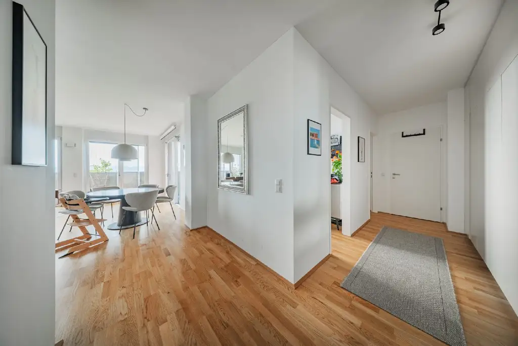 Penthouse im 34. OG mit Terrasse I 360° Wienblick I Designküche I TG Platz mit E-Ladestation