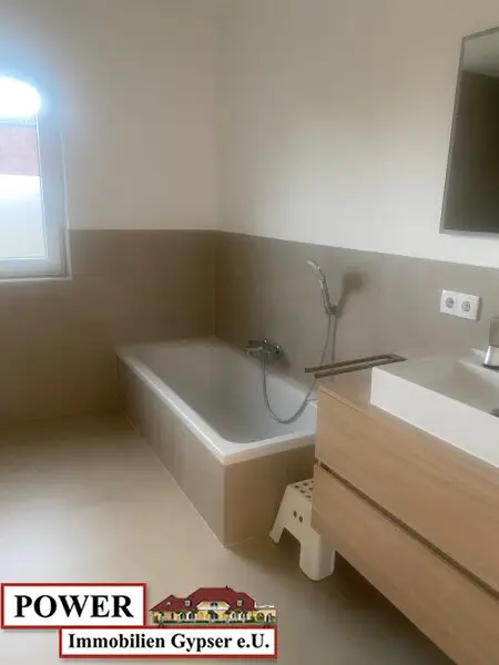 Neuwertige Terrassenwohnung