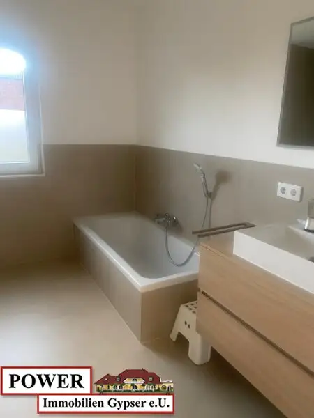 Neuwertige Terrassenwohnung