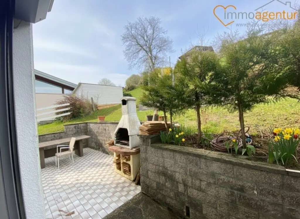 MODERNISIERTES WOHNJUWEL: 2-3 Wohneinheiten in Thalheimer Elite-Lage!