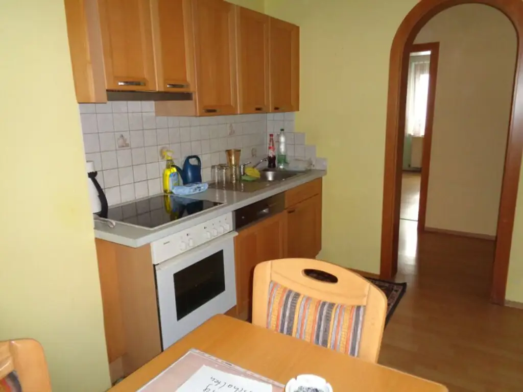 Jedenspeigen: S- Bahn: kleiner, bezugsfertiger Wohnhit mit Innenhof,ohne Garten