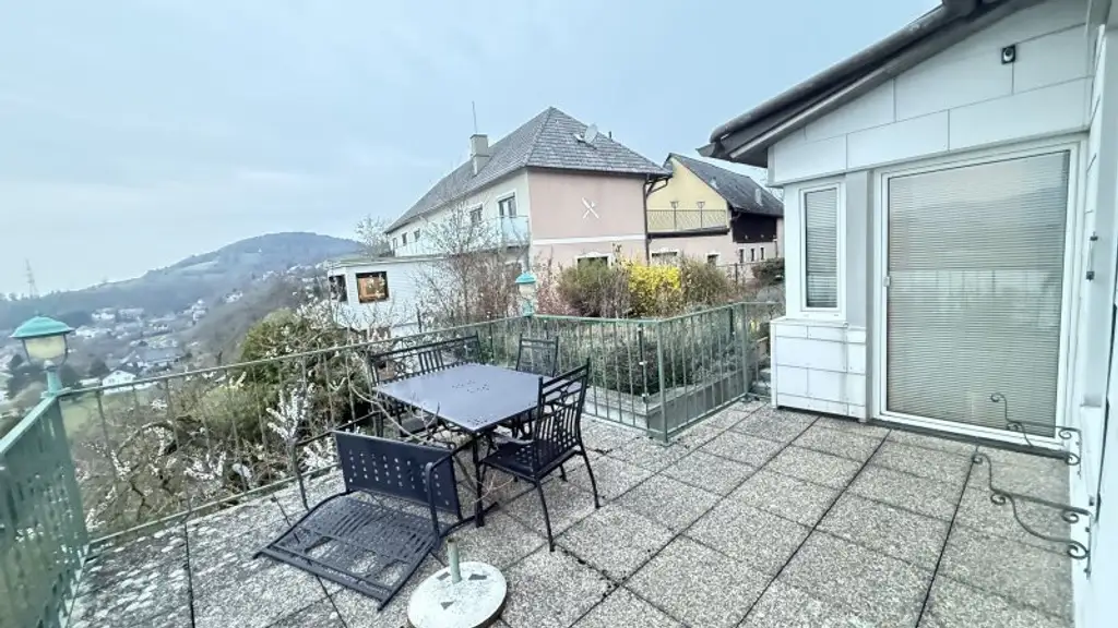 LEHEN-Donaublick bei Stift Melk gegenüber: zwei Häuser in Hanglage mit Weitblick und viel Potential!