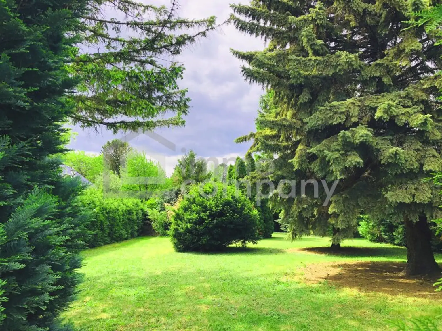 Einfamilienhaus im Secret Garden, ein Prachtgarten, im Nahbereich von Baden/Ebreichsdorf