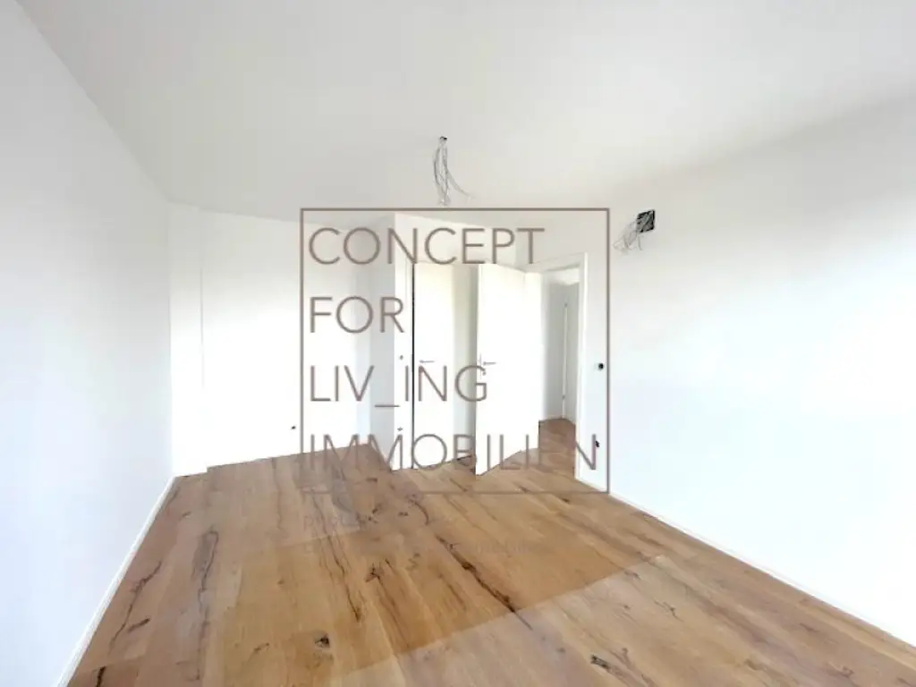 Modernes Haus. Südlage. Pool (*). Erstklassige Ausstattung. Garage. Traumhafter Garten. Bauprojekt. Beziehbar ab FJ 2027