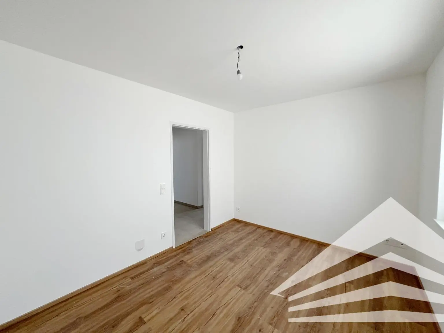 Hochwertig ausgestattete 3-Zimmer Wohnung mit großem Balkon in Puchenau!