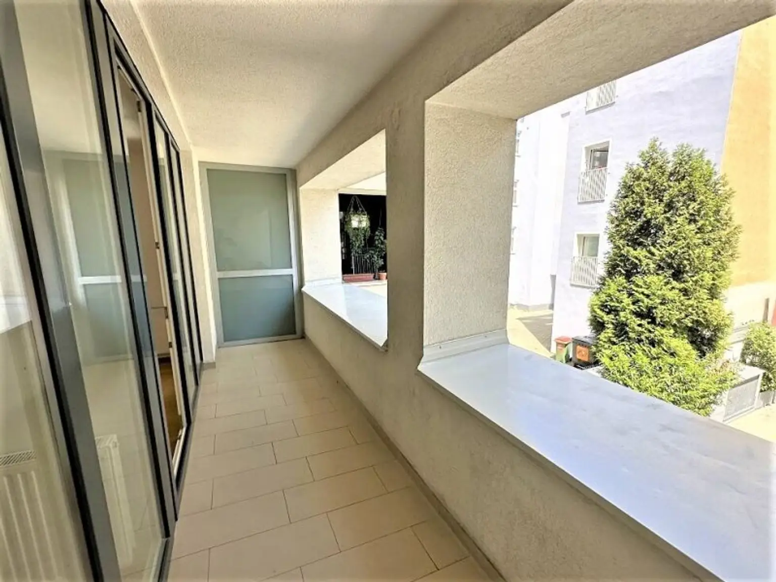 HOFRUHELAGE, HUMBOLDTGASSE, 80 m2 Neubau inkl. Loggia, 2 Zimmer, Komplettküche, Wannenbad, Parketten, U1-Nähe