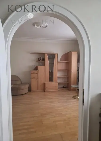 Blick vom Schlafzimmer ins Wohnzimmer