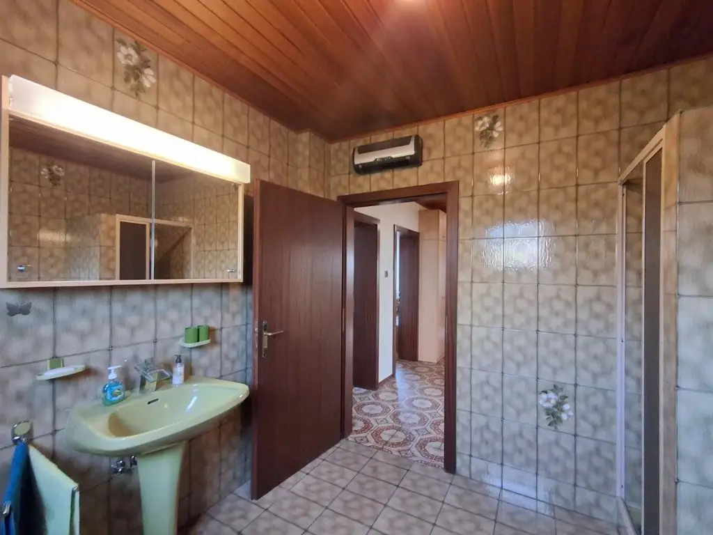 "Miethaus mit Terrasse und Garten - Breitenlee - Neuessling"