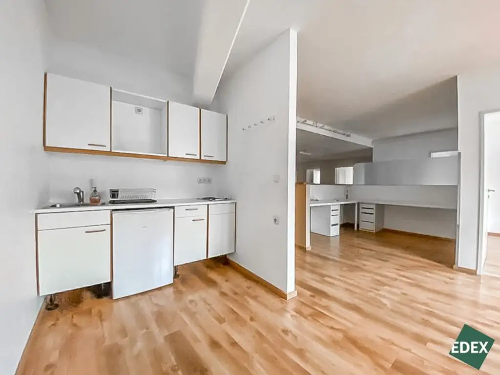 Großflächige Ordination mit guter Anbindung