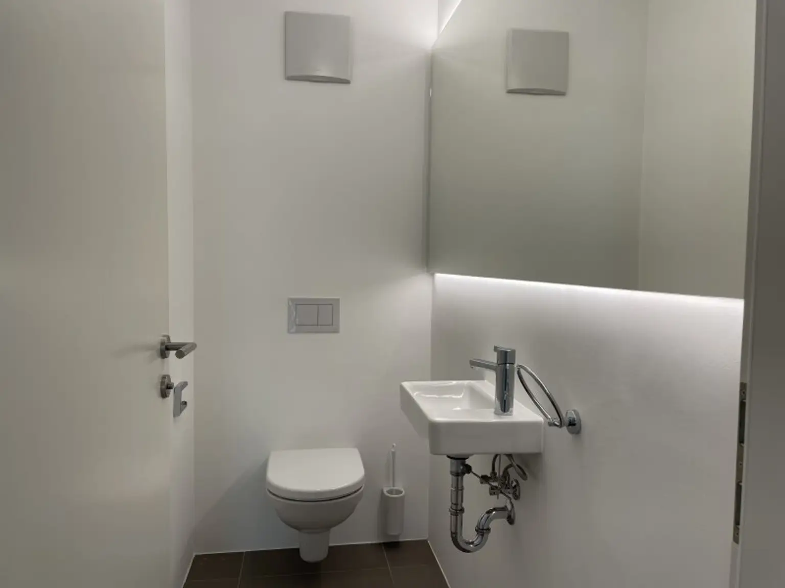 Exklusive 2-Zimmer Wohnung mit lichtdurchflutetem Wohnzimmer in absoluter Ruhelage - jetzt Anfragen!