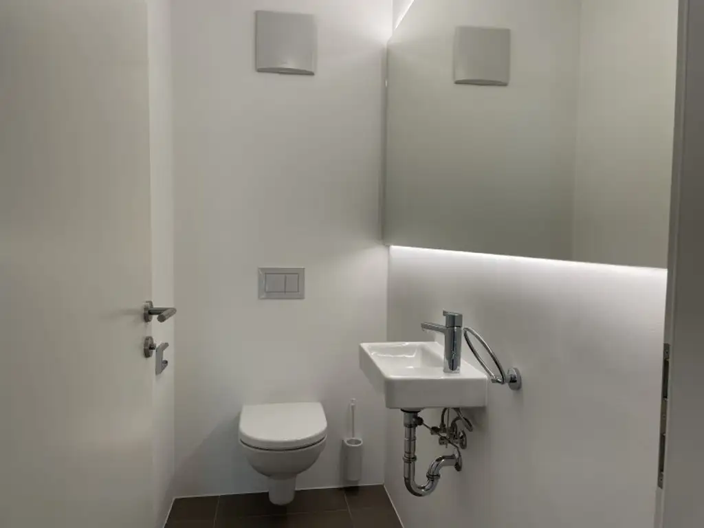 Exklusive 2-Zimmer Wohnung mit lichtdurchflutetem Wohnzimmer in absoluter Ruhelage - jetzt Anfragen!