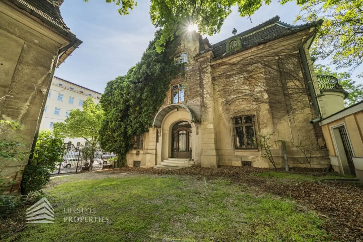 Einzigartige Stadtvilla in Toplage, Nähe Kardinal-Nagl-Platz