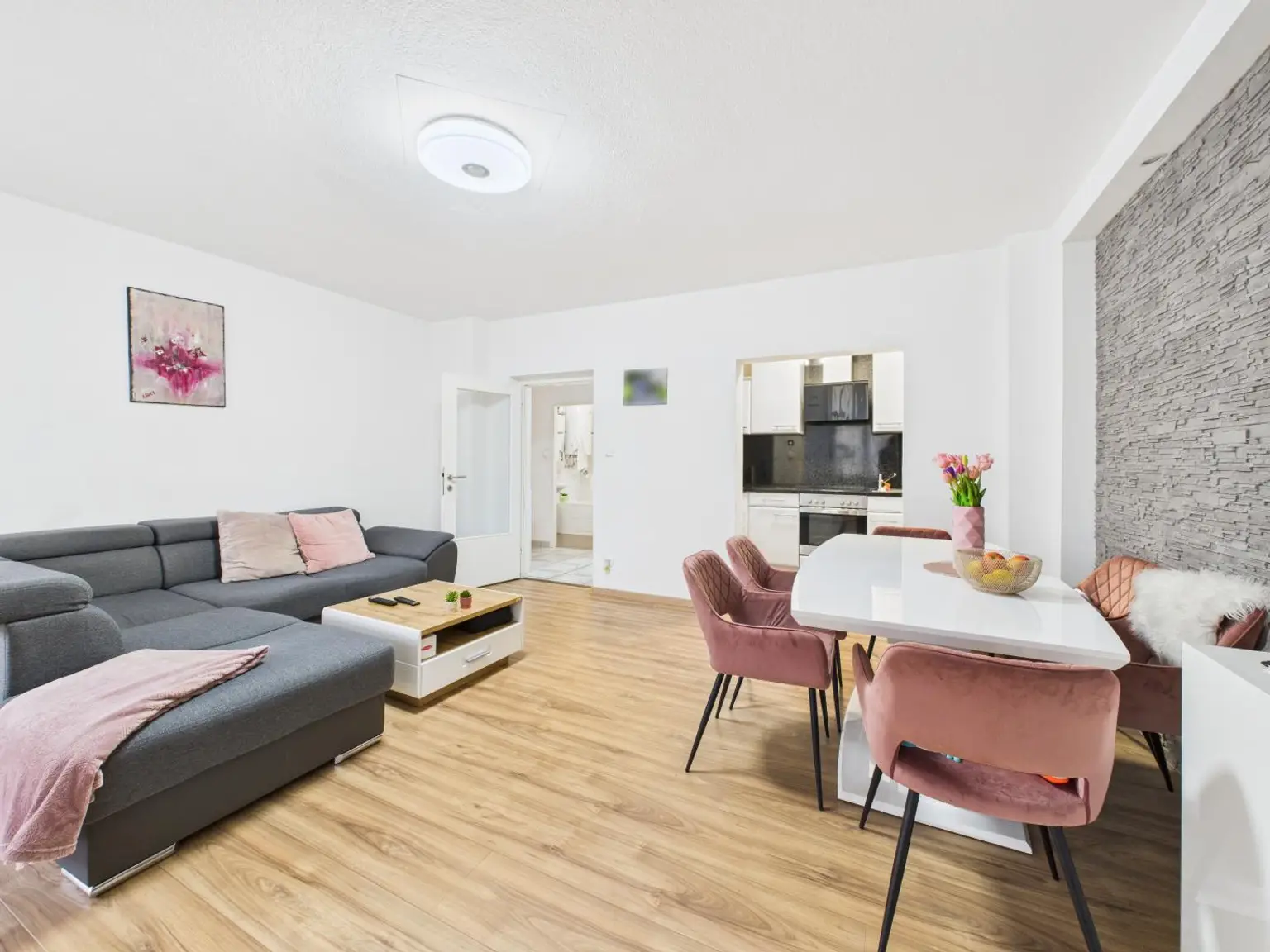 Helle 3-Zimmer Wohnung mit Loggia in Bestlage von Wels