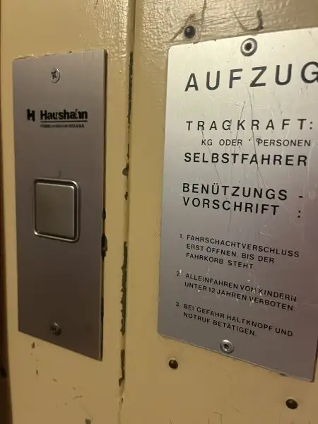 2,5 Zimmer Eigentum in saniertem Haus (U1 Nähe)
