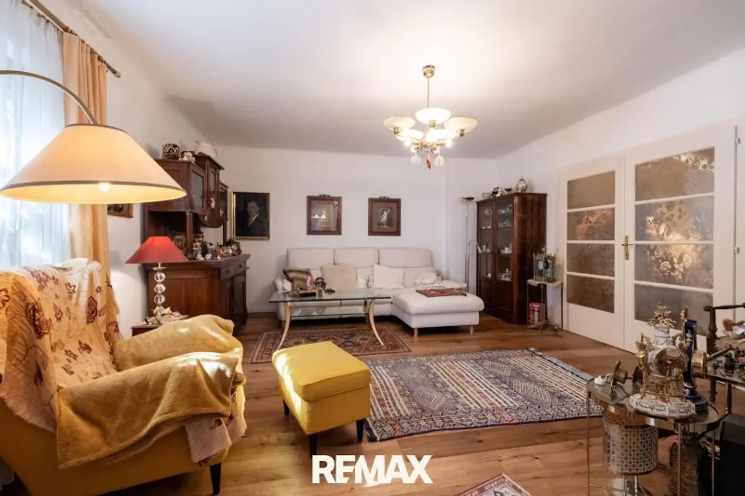 17 Wohnzimmer