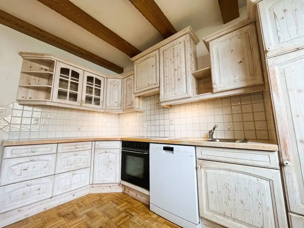 HÖTTING: Charmante, gut eingeteilte 4 -Zimmer Wohnung in BESTLAGE mit Balkon ab sofort zu kaufen!