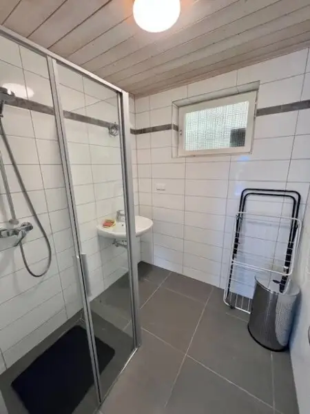 Seeblick inklusive! Bungalow mit 3 Schlafzimmern und charmantem Garten- mit Erweiterungsmöglichkeit!