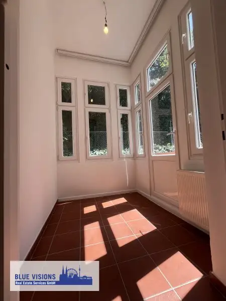 Gemütliche 2-Zimmer-Wohnung mit Mini-Balkon in 1130 Wien – Ihr neues Zuhause wartet!