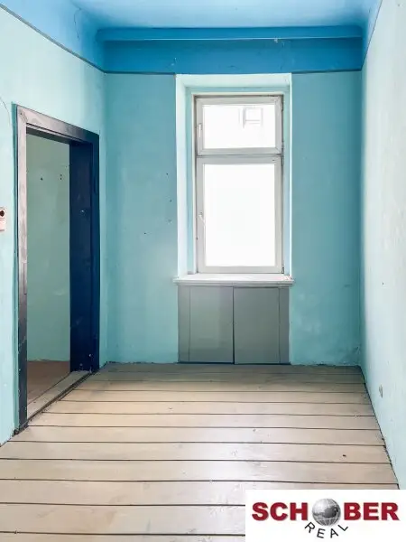 Sanierungsbedürftige Altbauwohnung