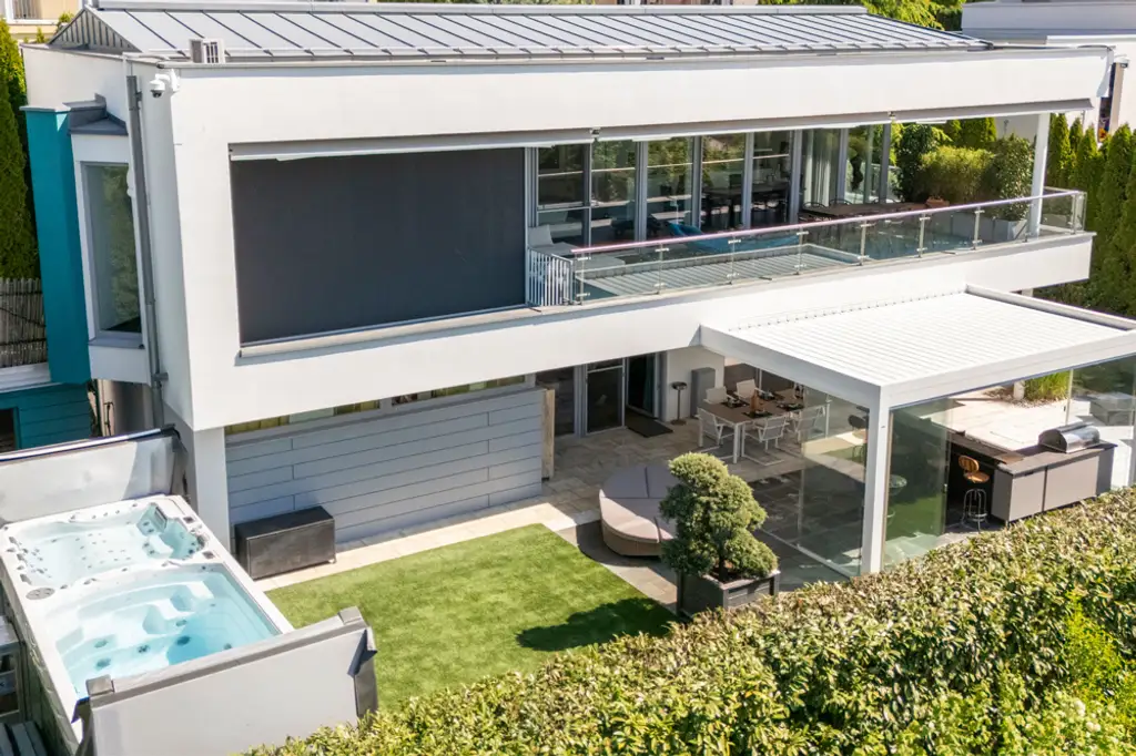 Architektenvilla mit Seeblick