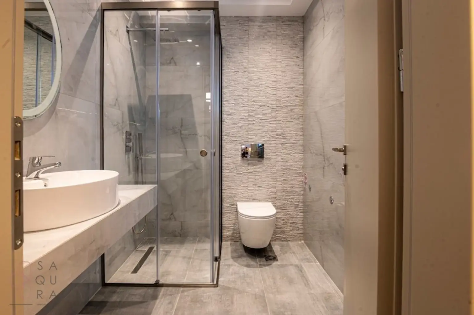 Exklusive Neubau-Maisonette in Polihrono – Drei Etagen moderner Luxus am Meer