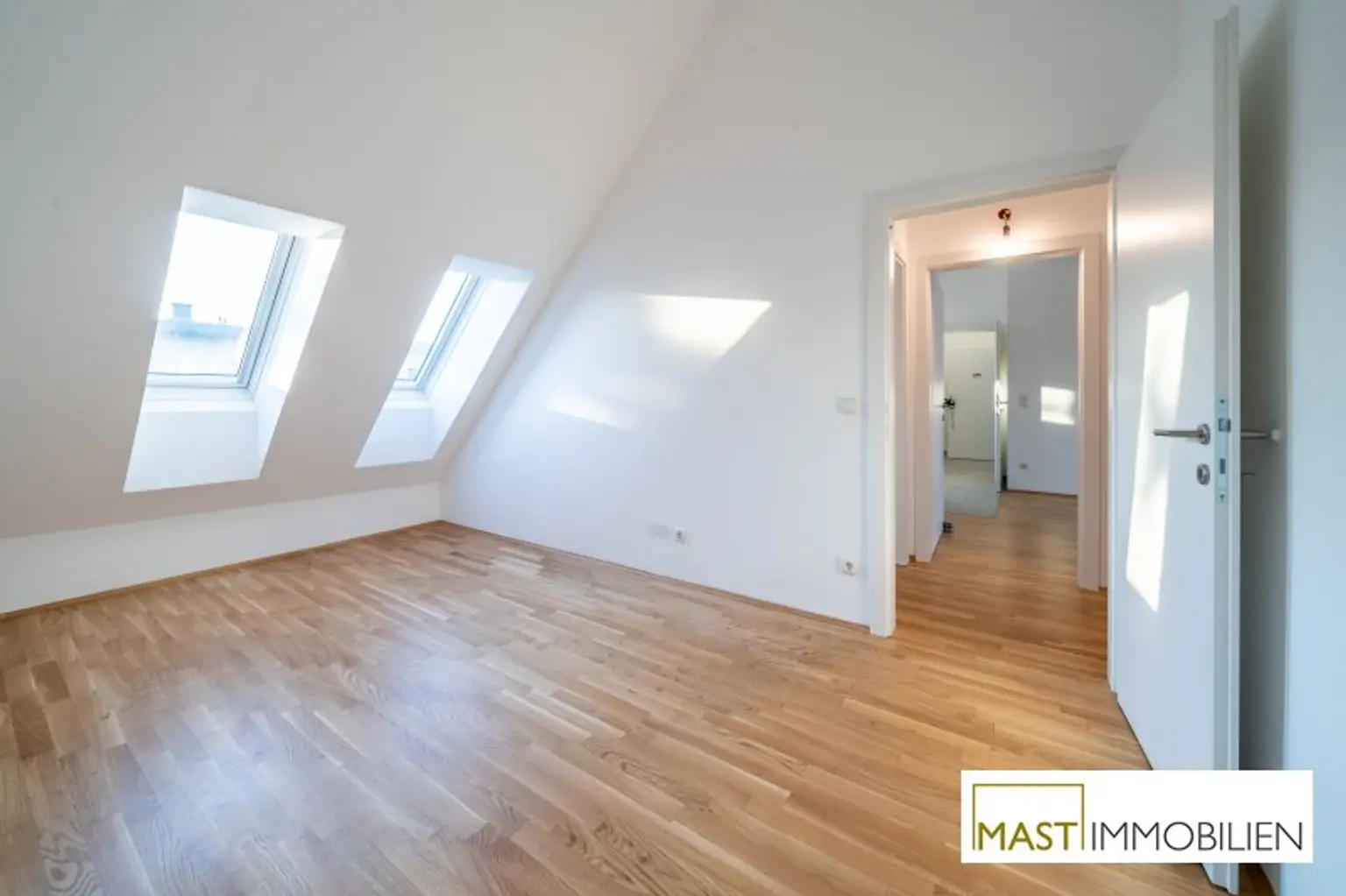Lichterfüllter 3-Zimmer-Traum mit Balkon, teils hohen Decken & charmanten Schrägen in Breitenlee