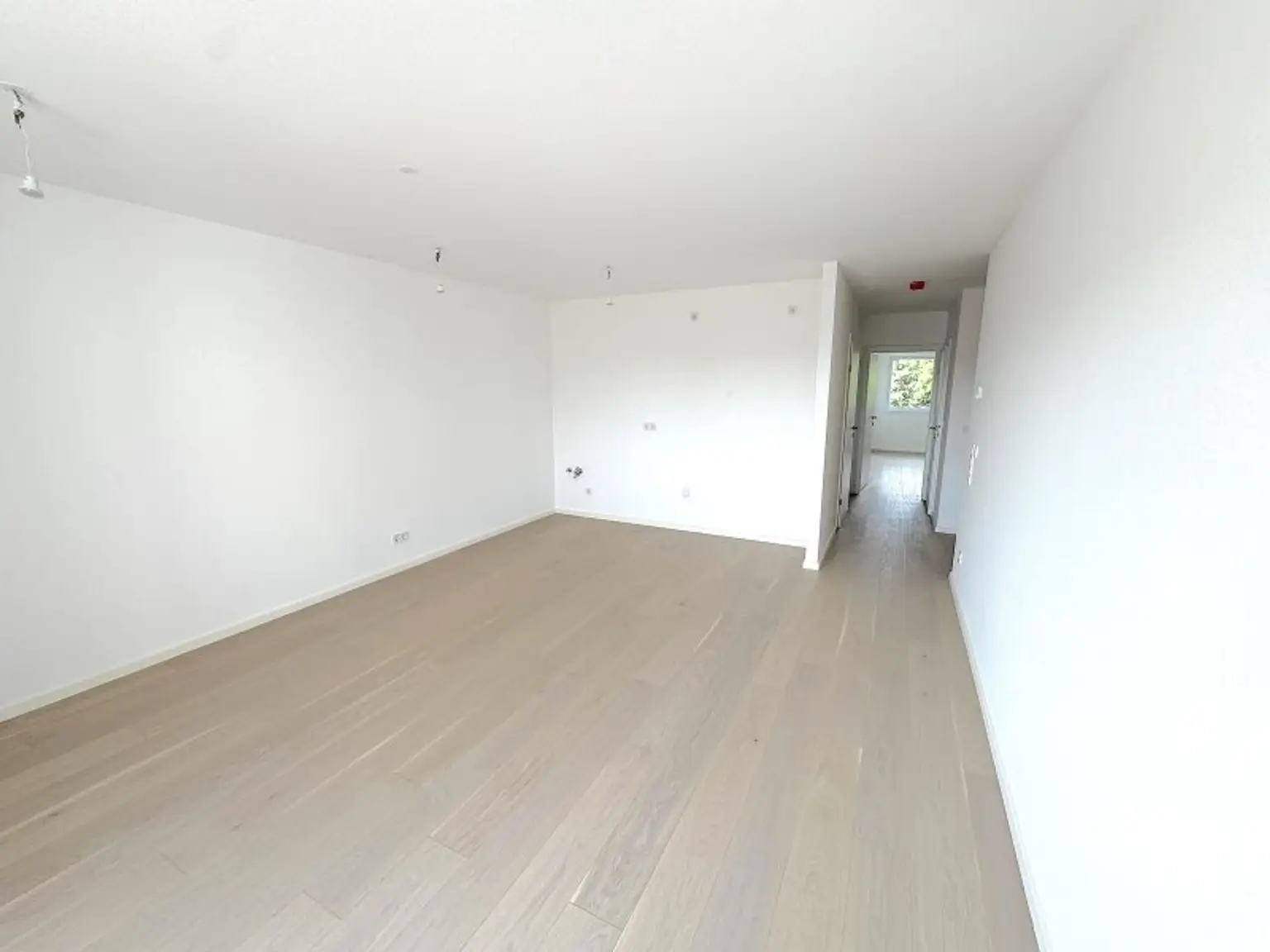 EIGENGRUND NÄHE ALTE DONAU – FREIFLÄCHEN - LUFTWÄRMEPUMPE – KELLER – GARAGE – U-BAHN!