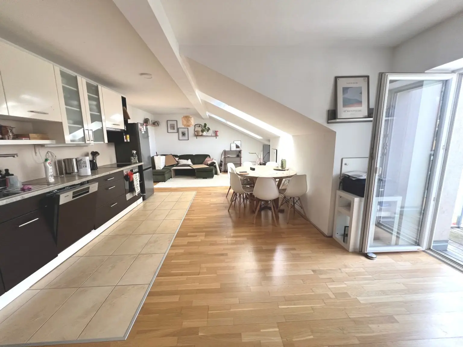 2 | WG ZIMMER - für Studenten in schöner DG-Wohnung | Prima Service Immobilien