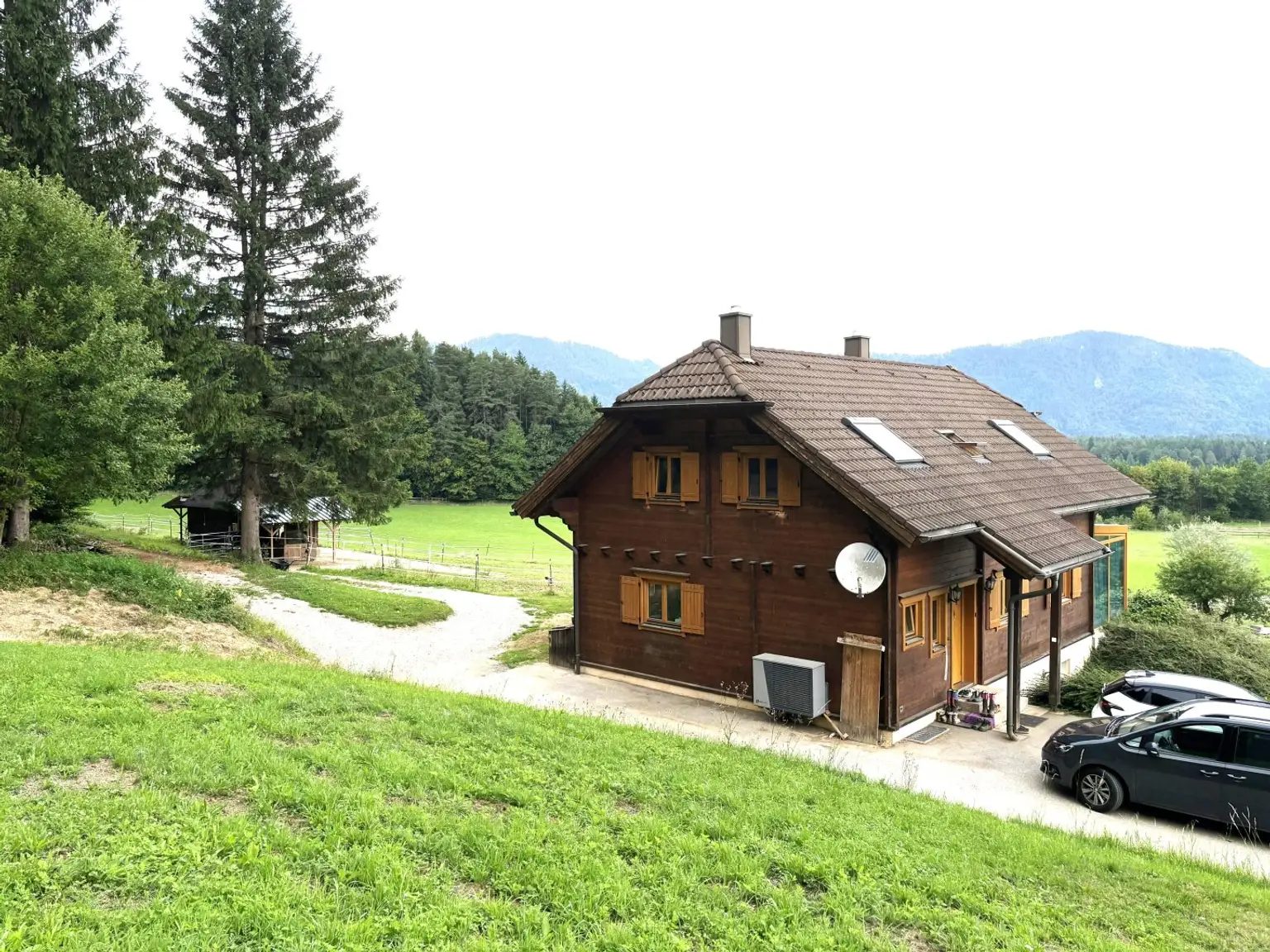 KLEINLANDWIRTSCHAFTLICHES JUWEL! CA.10 HEKTAR WALD! WIESEN! BETRIEBSFLÄCHEN!