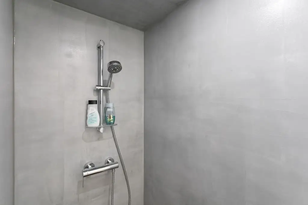 BEZUGSFERTIGE, TOPAUSGESTATTETE ALTBAUWOHNUNG NÄHE MARGARETENPLATZ  4 GEHMINUTEN ZUR U4-PILGRAMGASSE