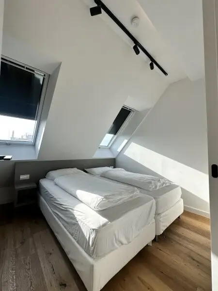 MÖBLIERTE WOHNUNG MIT BALKON - MODERNSTE AUSSTATTUNG