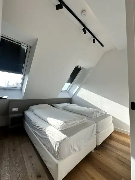 MÖBLIERTE WOHNUNG MIT BALKON - MODERNSTE AUSSTATTUNG