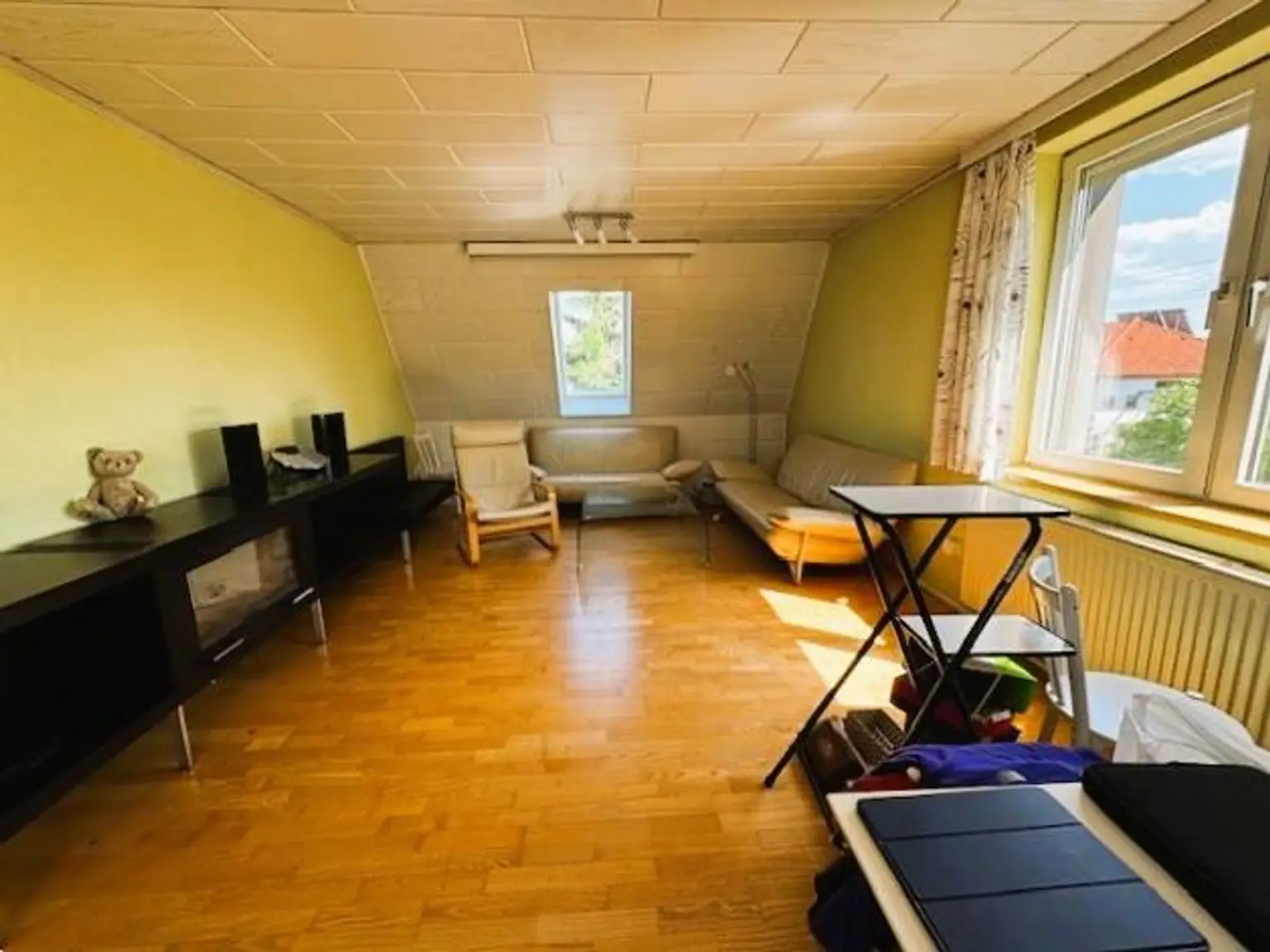 Wohnhaus inmitten vom Gartenparadies