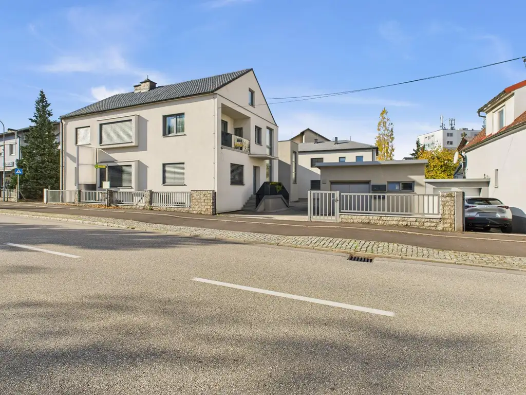 Kernsaniertes Anlageobjekt mit großzügigen Büroflächen und Wohneinheiten in 4050 Traun