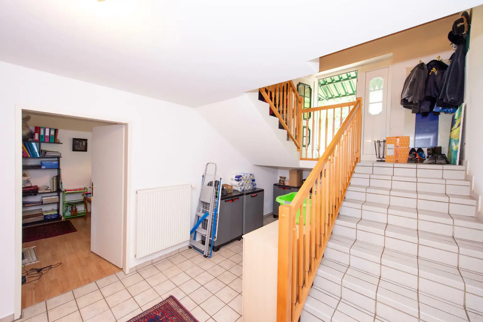 Exklusive Villa in bester Lage von Graz - privat, naturnah, perfekte Balance aus Komfort und Lebensqualität.