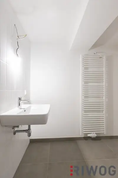 ERSTBEZUG nach Sanierung | Außergewöhnliches Loft mit Raumhöhe bis zu ca. 4,90 m | Büro/Praxis Nutzung und Kurzzeitvermietung möglich