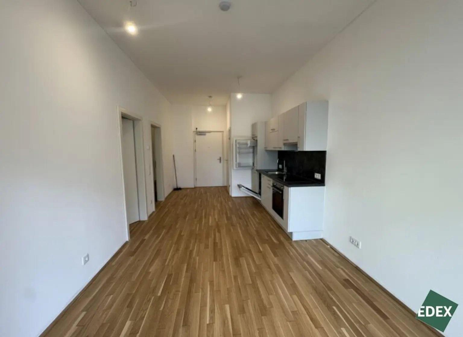 Ab sofort: Moderne 2-Zimmer-Wohnung mit Terrasse und Garten nahe U1
