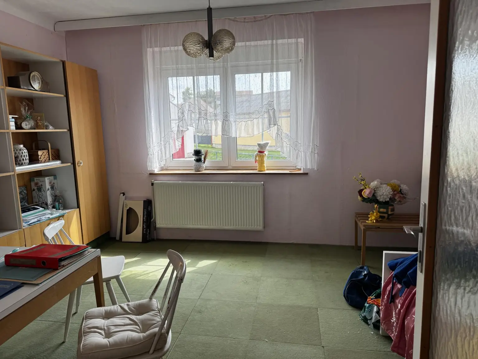 Ehemaliger Bauernhof mit Wohnhaus, Innenhof & Nebengebäuden & Pferdeoption