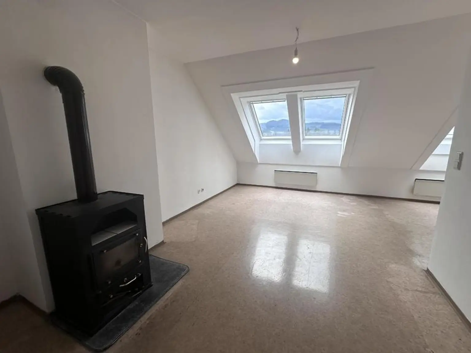 2 Zimmer Wohnung mit Kamin in der Steinklamm