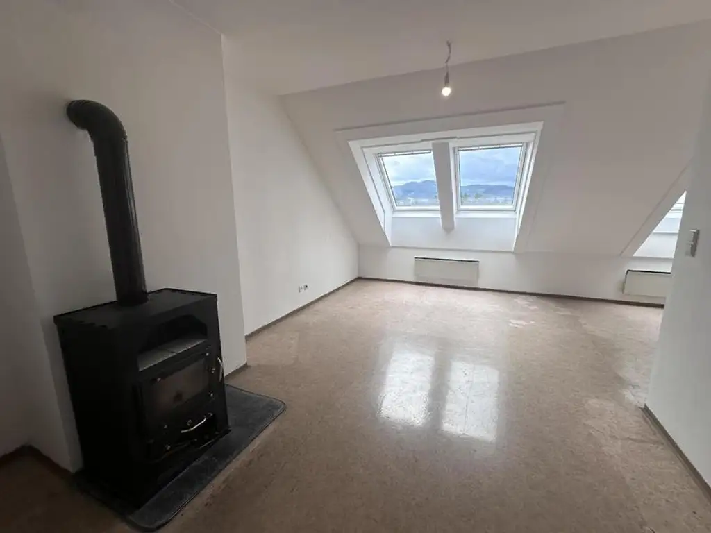 2 Zimmer Wohnung mit Kamin in der Steinklamm
