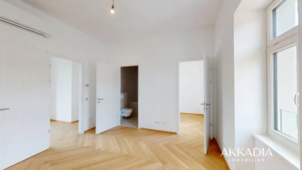 Großzügiger Altbau I 2 Balkone I Revitalisierte Jugendstilvilla