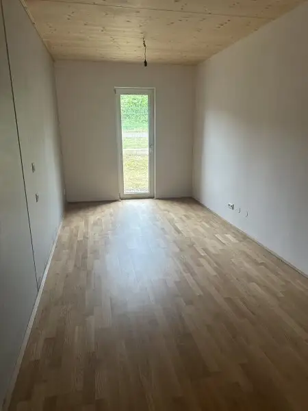 120 Meter zur U1 Oberlaa- Sonnige, barrierefreie Gartenwohnung mit Top U1 Anbindung- inkl. Küche