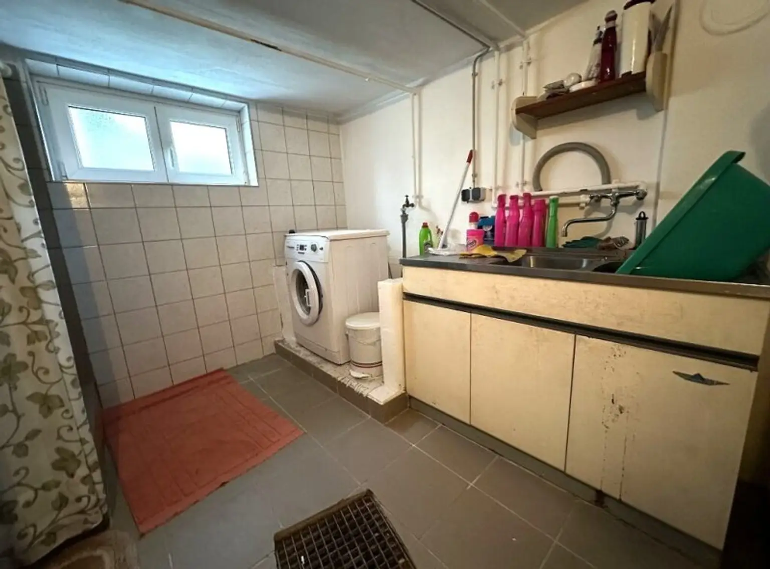 WOLFSBERG - SANKT THOMAS, 160 m2 Einfamilienhaus mit Potential, Vollkeller, 1139 m2 Grundstück, Wirtschaftsgebäude