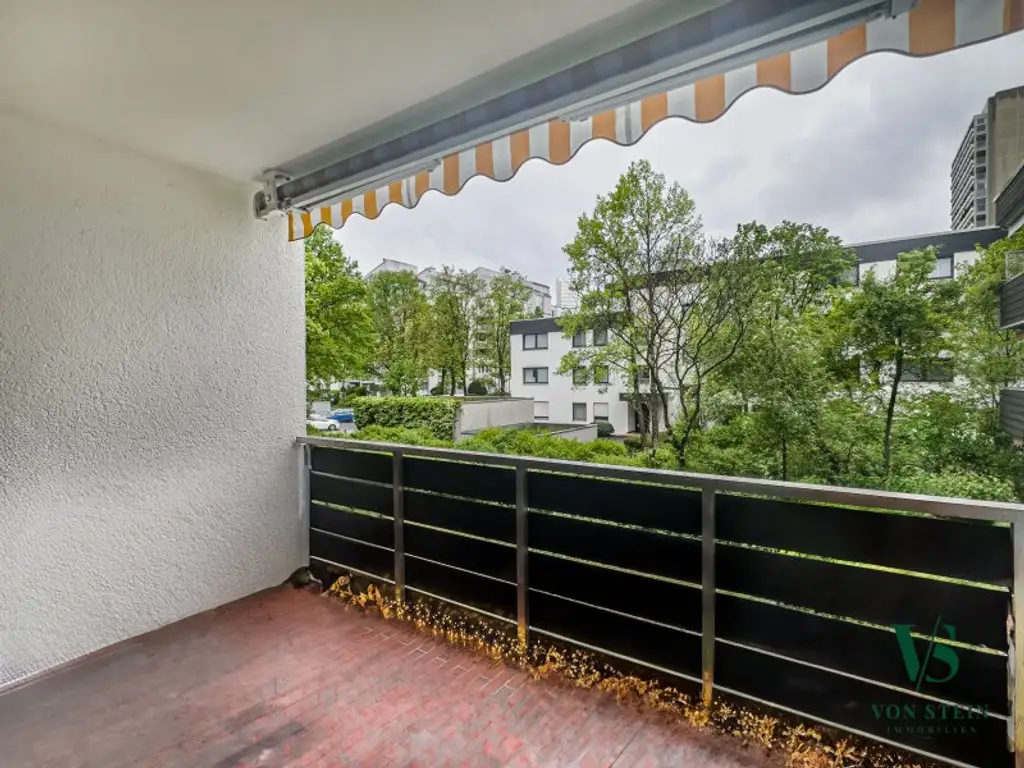Bogenhausens Schmuckstück: Exklusive 3-Zimmer-Wohnung mit Loggia und Garage